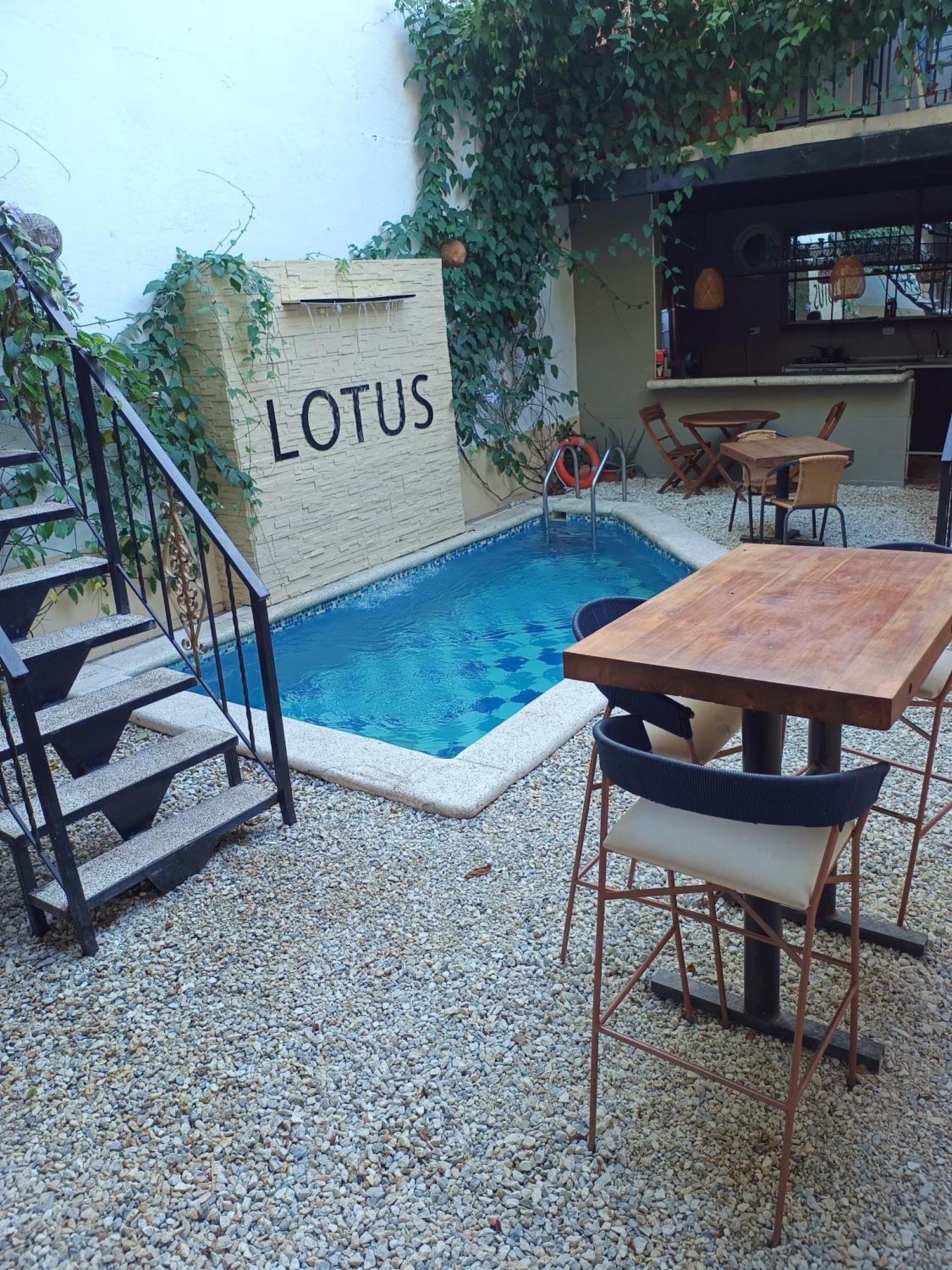 סנטה מרתה Lotus Central Hotel מראה חיצוני תמונה