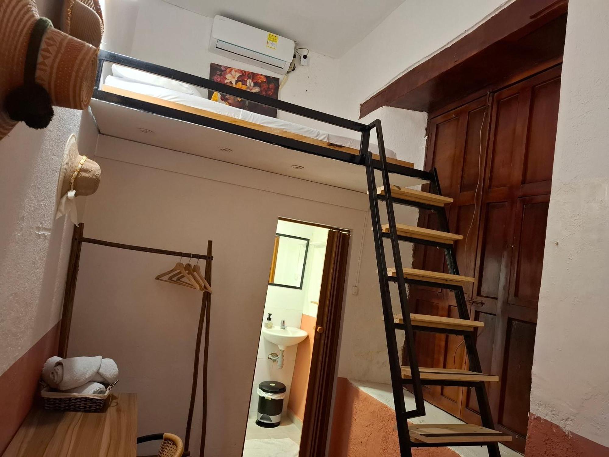 סנטה מרתה Lotus Central Hotel מראה חיצוני תמונה