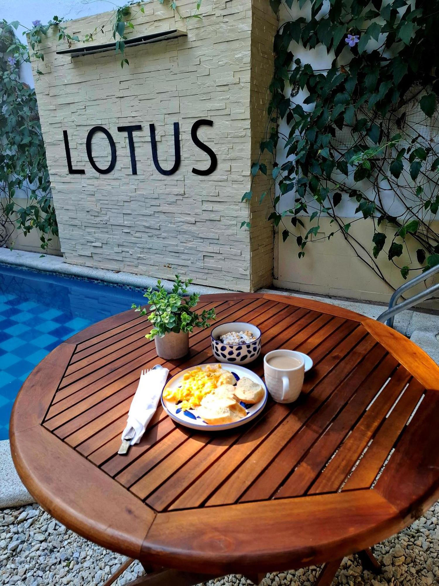 סנטה מרתה Lotus Central Hotel מראה חיצוני תמונה