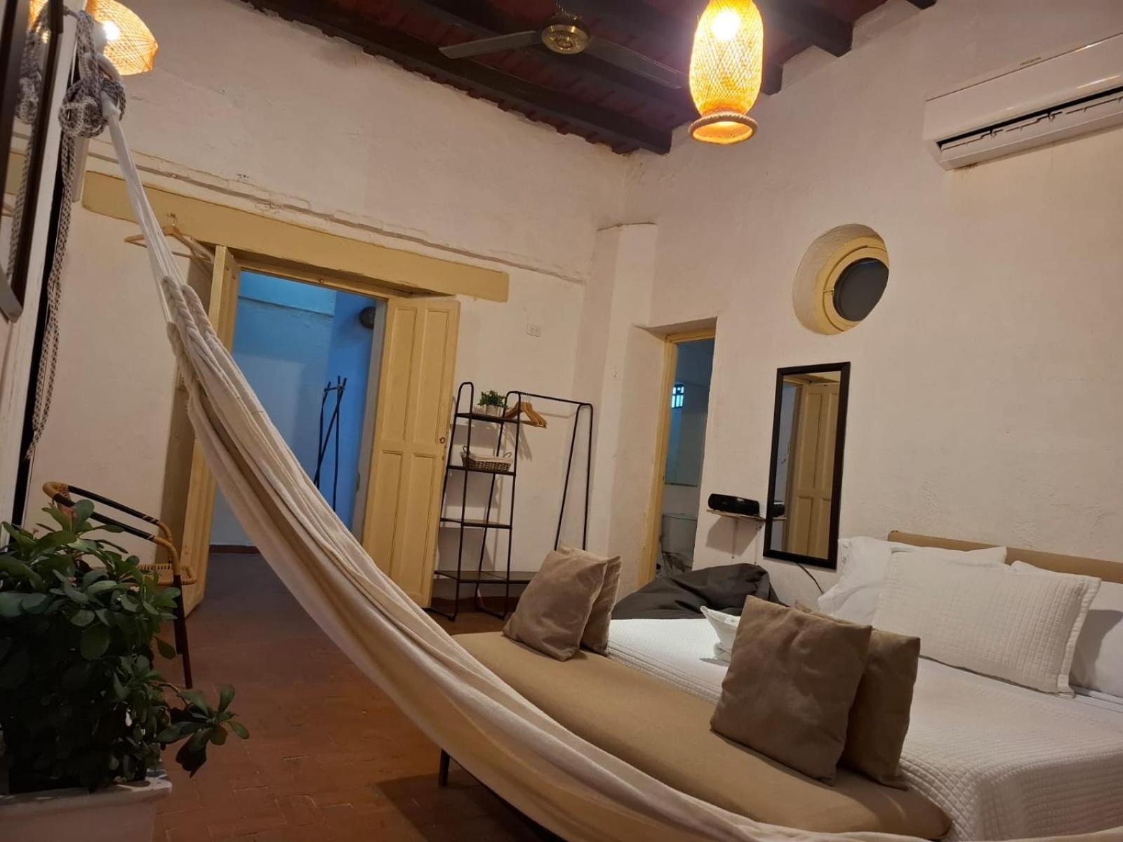 סנטה מרתה Lotus Central Hotel מראה חיצוני תמונה
